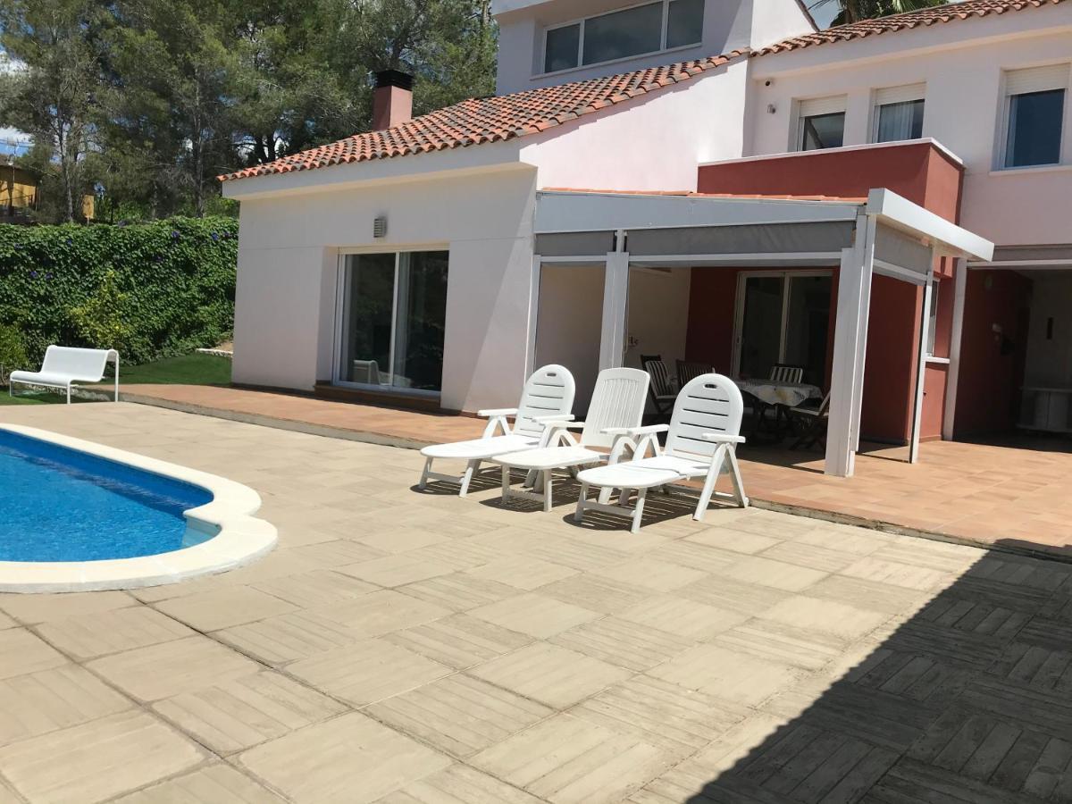 Villa Оливелья Экстерьер фото
