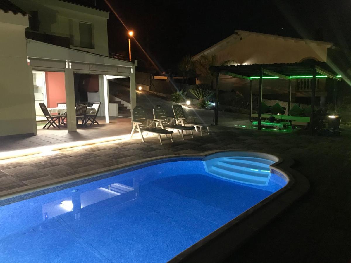 Villa Оливелья Экстерьер фото